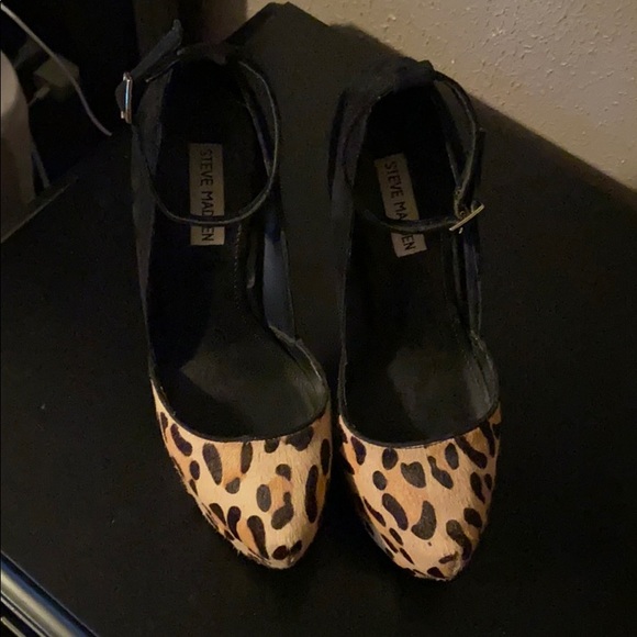 Steve Madden Leopard Pumps - Picture 2 of 8